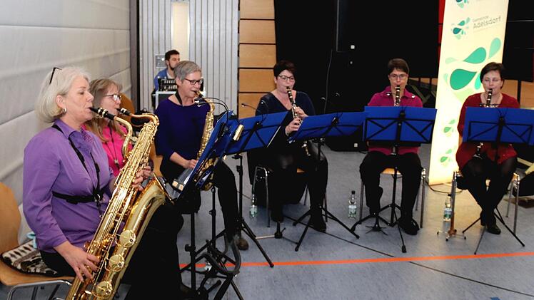 Die "Saxonetten" der AdelsdorferMusikanten sorgten für den guten Ton.
