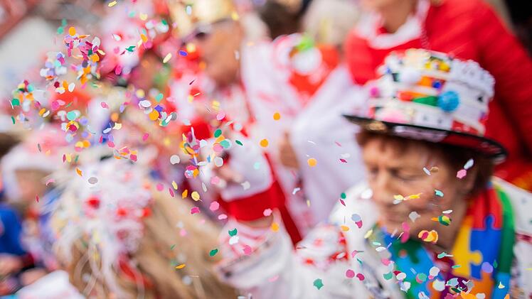 Aufgrund der hohen Inzidenzen ist in Sachen Fasching aktuell von der 1. Großen Bad Brückenauer Karnevalsgesellschaft nichts geplant. Symbolbild: Rolf Vennenbernd/dpa