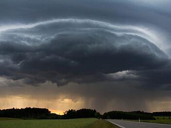 Für die Region wurden Unwetterwarnungen heraus gegeben. Der Deutsche Wetterdienst warnt vor Sturm, Hagel und Regen über Franken. Welche Gebiete sind betroffen? Symbolbild: pixabay.com / Sturm