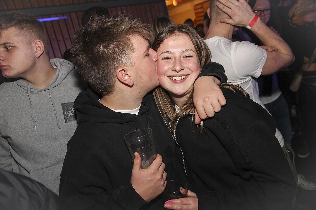 Mit vielen Party-Songs der 80er & 90er und Rock-Pop Klassikern