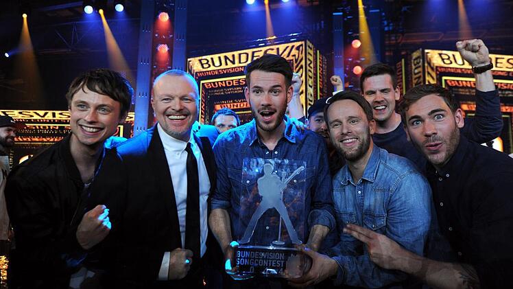 Revolverheld, hier nach dem Sieg von Stefan Raabs "Bundesvision Song Contest 2014" Foto: Pförtner/dpa