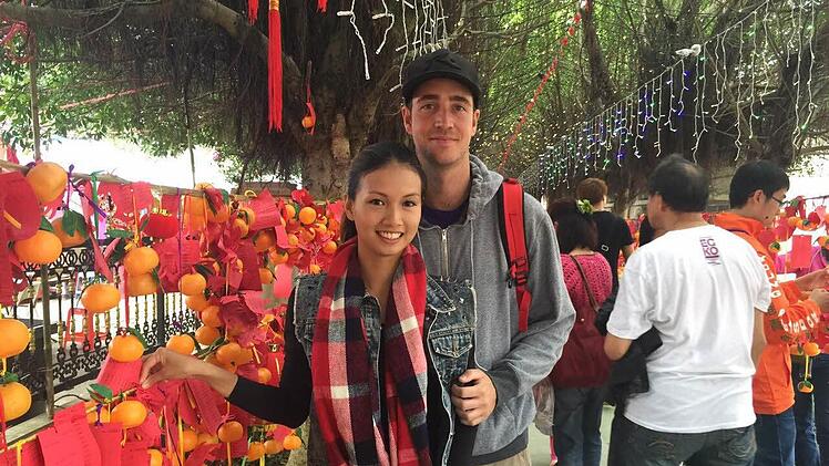 Denis Brünn und seine Freundin ist Po Yi Man in Asien.