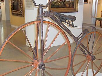 Das erste Fahrrad mit Pedalantrieb kam 1867 auf den Markt.  Fotos: Reinhard Löwisch