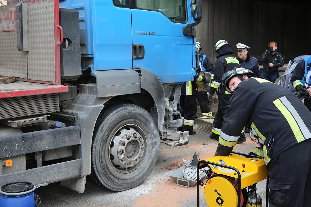 Unfall auf Südwesttangente in Nürnberg-Schweinau