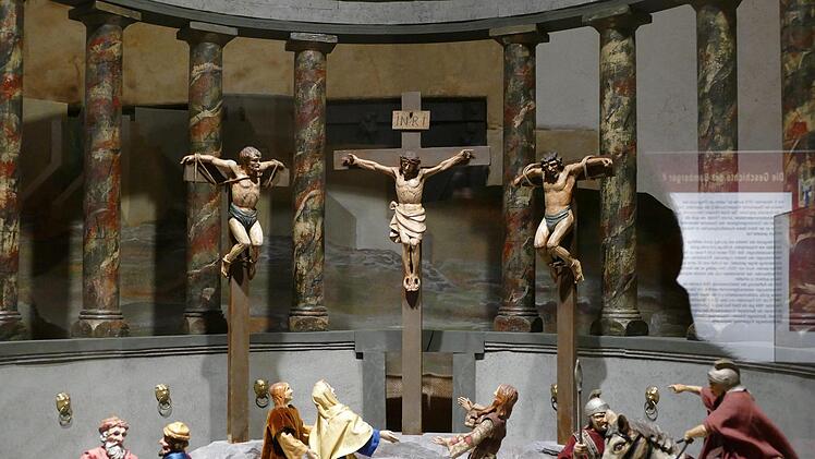 Die Passionskrippe "Golgotha" belegt: Krippe und Kreuz gehören zusammen.                  Foto: Marion Krüger-Hundrup