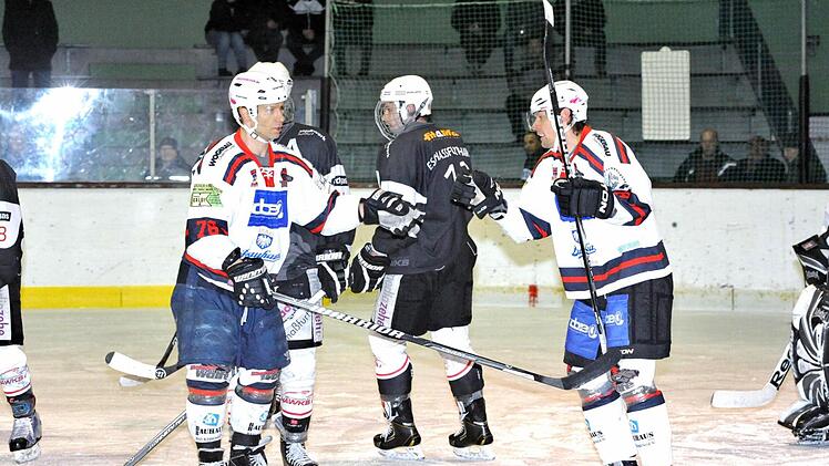 Derbyzeit: Szene aus dem Spiel der Kissinger Wölfe gegen den ESC Haßfurt. Foto: Hopf