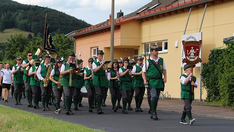 Impressionen der Jubiläumsfeier der Blaskapelle Oberbach. Foto: Sebastian Schmitt
