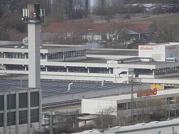 Viele große Hallen gehören zum Firmengelände in Zeil. Sie werden aber nur zu einem Teil von "Allmilmö" genutzt.  Foto: Andreas Lösch