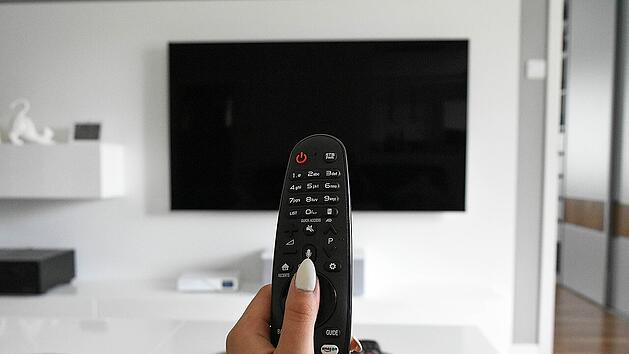 Fernsehnutzerinnen und -nutzer müssen nun auf einen HD-Empfang umsteigen, möchten sie weiterhin spezifische Programme nutzen.