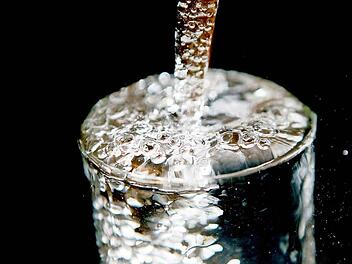 Von 1,97 auf 2,26 Euro pro Kubikmeter steigen die Kosten für das Trinkwasser in Küps ab dem 1. April. Foto: Archiv/Dpa