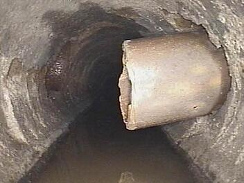 Weil bei der Neukalkulation des Abwasserpreises eine Überdeckung festgestellt worden ist, können sich die Rugendorfer Bürger jetzt auf eine Gebührensenkung freuen. Foto: BR-Archiv/Symbolbild