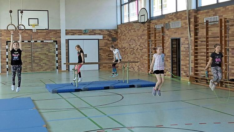 Reger Betrieb in der Schulturnhalle  Foto: Dagmar Niemann