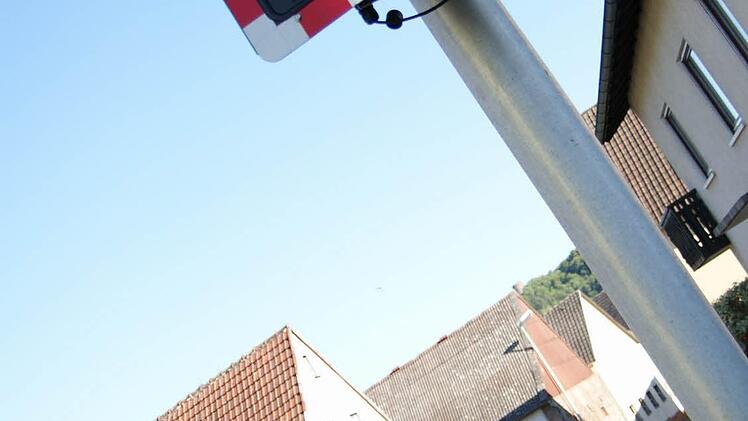 Smiley: Eine ähnliche Tafel wie in Untereschenbach soll in Ramsthal installiert werden. Foto: Arkadius Guzy