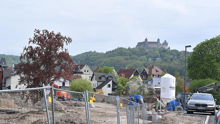 Derzeit wird der Baugrund auf dem Areal zwischen Kanonenweg, Kalenderweg und der Bahnlinie vorbereitet.Ronald Rinklef
