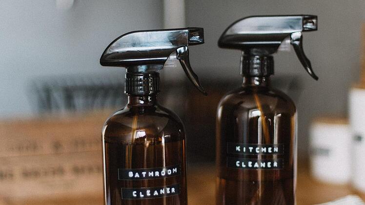 In Ansbach hat eine 45-Jährige mit einem Raumduftspray einen Polizisten leicht verletzt. Zuvor leistete sich die Frau eine Reihe von schlechten Manieren. Foto: Daiga Ellaby / unsplash.com