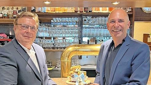 Wilhelm Wasikowski begrüßte Landrat Christian Meißner zur Sitzung des IHK-Gremiums Lichtenfels.