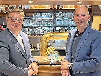 Wilhelm Wasikowski begrüßte Landrat Christian Meißner zur Sitzung des IHK-Gremiums Lichtenfels.