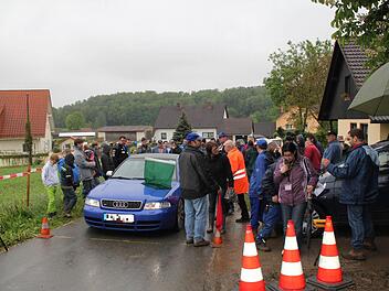 Am Samstag Vormittag wurden die ersten Teilnehmer am Achtelmeilen-Renner gestartet. Fotos: Opelfreunde