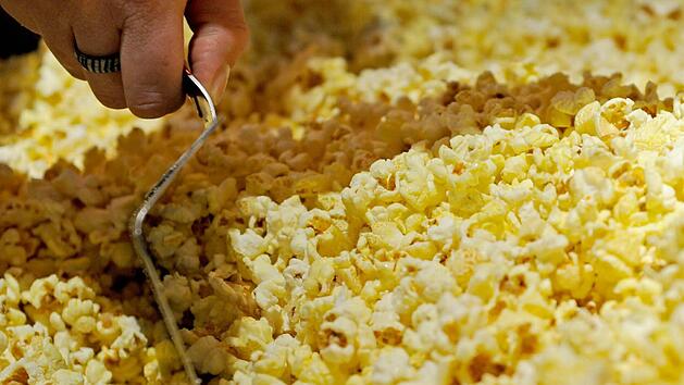 Brennendes Popcorn hat am Dienstagnachmittag einen Einsatz von Feuerwehr und Polizei in der Von-Schaumberg-Straße in Lichtenfels-Schney ausgelöst. Symbolfoto: Patrick Seeger/dpa