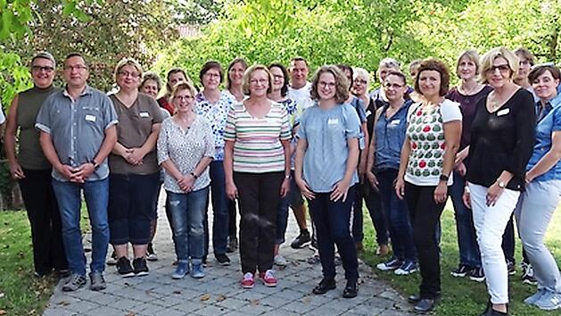 Die Teilnehmer des Coachings Kita- und Schulverpflegung bei der Auftaktveranstaltung am Amt f&uuml;r Ern&auml;hrung, Landwirtschaft und Forsten Bayreuth Foto: PR