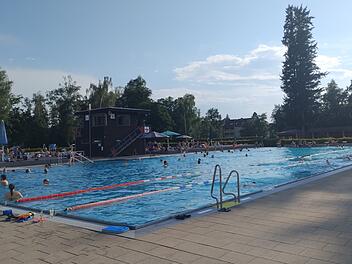 R&ouml;thelheimbad Erlangen Freibad Symbol