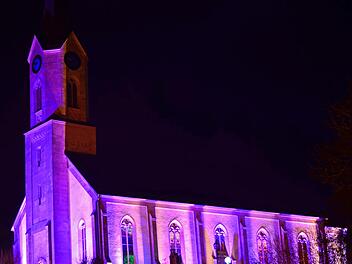 Die illuminierte Pfarrkirche in WallenfelsWF-Photographie