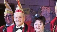 Fritz Rattinger und Martina Wiedel erhielten die Ehrennadel des Fastnacht-Verbandes Franken in Gold.