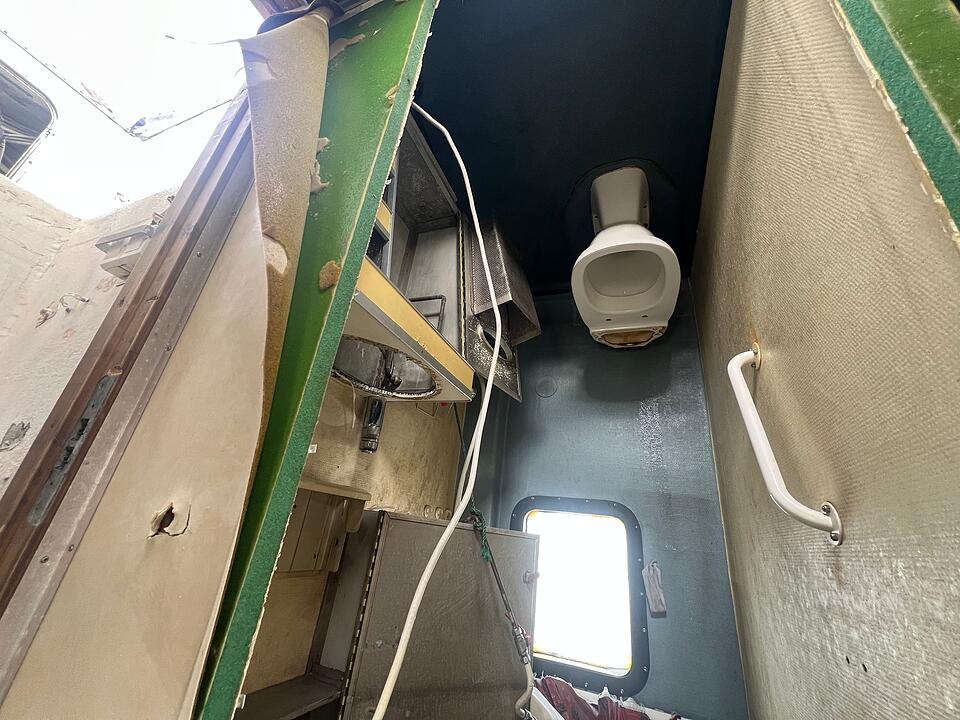 Teile von gesunkenem Lotsenboot vor Sylt angespült