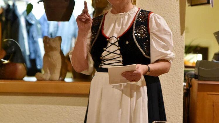 Gabi Gröschel aus Mühlbach plaudert in Rhöner Mundart Fotos: Gerold Snater