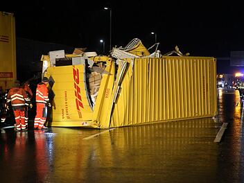Ein folgenschwerer Lkw-Unfall ereignete sich am Mittwochabend auf der A9 im Kreis Bayreuth. Foto: NEWS5 / Fricke