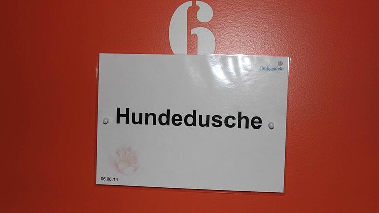 Es gibt auch eine Hundedusche.  Foto: Mäuser