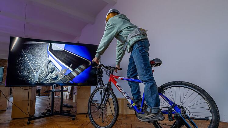 Training für junge Verkehrsteilnehmer: Auf dem Simulator wird vor Alltagsunfällen gewarnt.