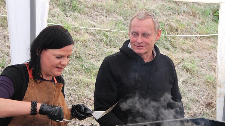 Die Volkerser versorgen die Nation... Foto: Ulrike Müller