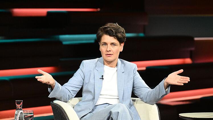 Anna Lehmann lie&szlig; Kochs Erkl&auml;rung nicht gelten, die SPD habe eigentlich fast alles mitgemacht, was Merz wollte, so die Journalistin.