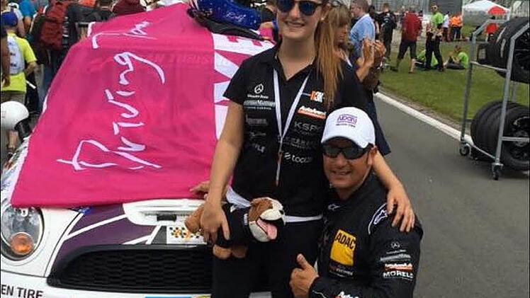 Steven Fürsch vor dem Start mit Tochter Tammy.  Foto: privat