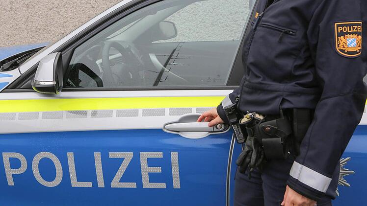 Die Polizei sucht das Ortsschild von Mischelbach. Symbolfoto: RiegerPress