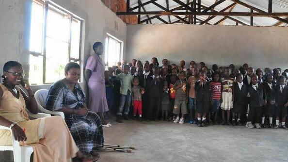 Schulmöbel fehlen noch im Rose-Education-Center. Hier ein Klassenzimmer
