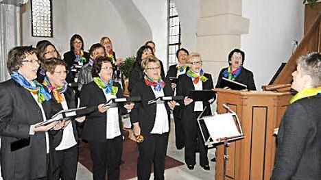 Der Kirchenchor Hellingen feierte am Kirchweihwochenende sein zehnjähriges Bestehen.
