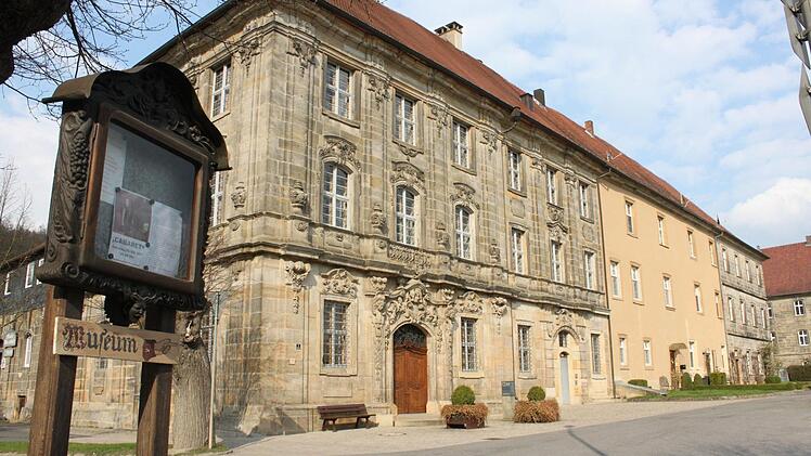 Der Südwestpavillon des Konventbaus des einstigen Klosters Langheim beheimatet seit 1993 die Schule der Dorf- und Flurentwicklung. Foto: Popp