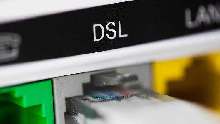 Mehrere Veitlahmer klagen über die langsame Internet-Anbindung. Symbolbild: Rolf Vennenbernd/dpa
