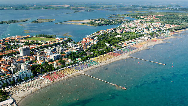 1-52_veduta aerea_Grado e laguna_ph_