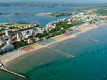 1-52_veduta aerea_Grado e laguna_ph_