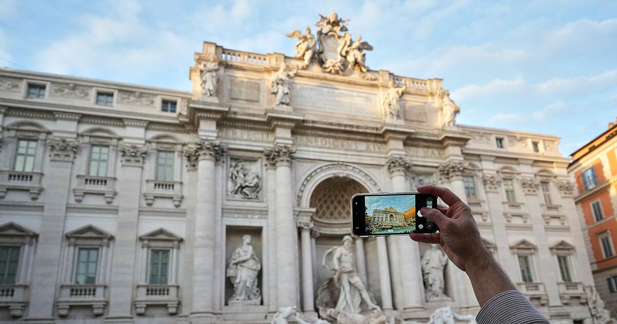 Einmal-Trevi-Brunnen-zwei-Euro-Rom-verlangt-Eintritt