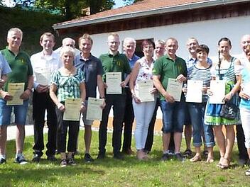 Die Auszeichnung langjähriger Mitglieder stand im Mittelpunkt des Familientags des Frankenwaldvereins Wartenfels.  Foto: Klaus-Peter Wulf