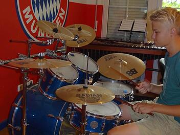 Bis vor kurzem konnte Jonas Lerche noch beides unter einen Hut bekommen - den Fußball und die Musik. Jetzt will er sich aber konzentriert auf ein Musikstudium vorbereiten. Foto: Johanna Eckert