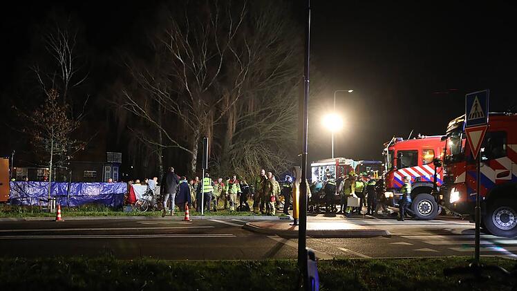 Niederlande: Auto f&auml;hrt in Menschenmenge - mehrere Verletzte