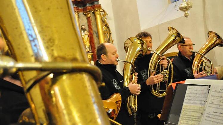 Die "Sternberger Musik", ein Bläserensemble, bei ihrem Auftritt.