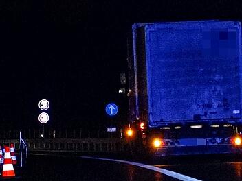 Vollsperrung A9 bei Bayreuth: Lkw-Panne