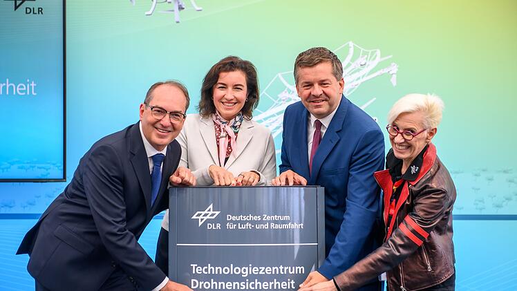Er&ouml;ffnung neues Technologiezentrum f&uuml;r Drohnensicherheit