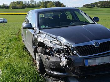 Die beiden Unfallfahrzeuge Foto: Frank Spitzenpfeil